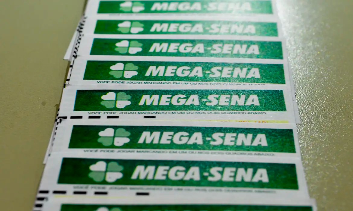 Veja os números da mega-sena sorteados neste sábado (4)