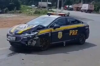 Viatura da PRF se envolve em acidente na BR-101, em Valença