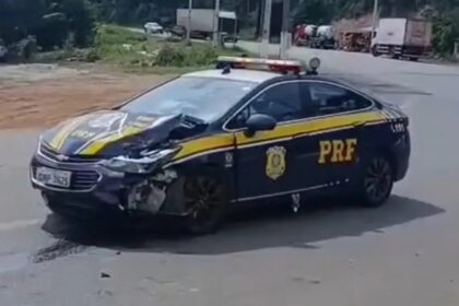 Viatura da PRF se envolve em acidente na BR-101, em Valença