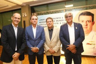 Vice-almirante Gustavo Garriga é homenageado em Salvador