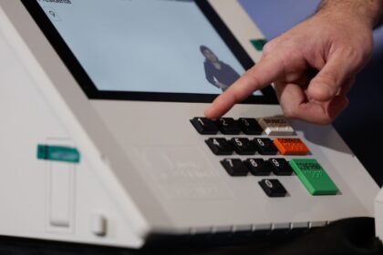 Assinatura digital e lacração impedem alteração em sistemas eleitorais