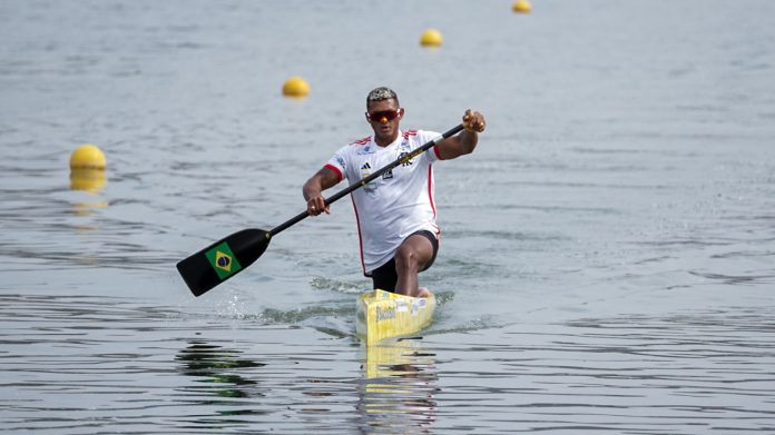 Isaquias Queiroz é campeão mundial na Polônia