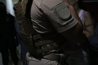 PM liberta seis reféns e prende cinco faccionados em Salvador