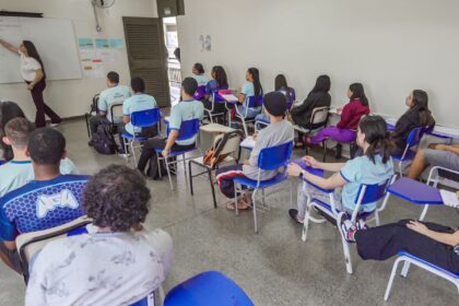 Pé-de-Meia paga hoje 5ª parcela a alunos nascidos em julho e agosto
