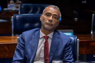 Romário deixa PL e anuncia apoio a Eduardo Paes na disputa pelo governo do Rio
