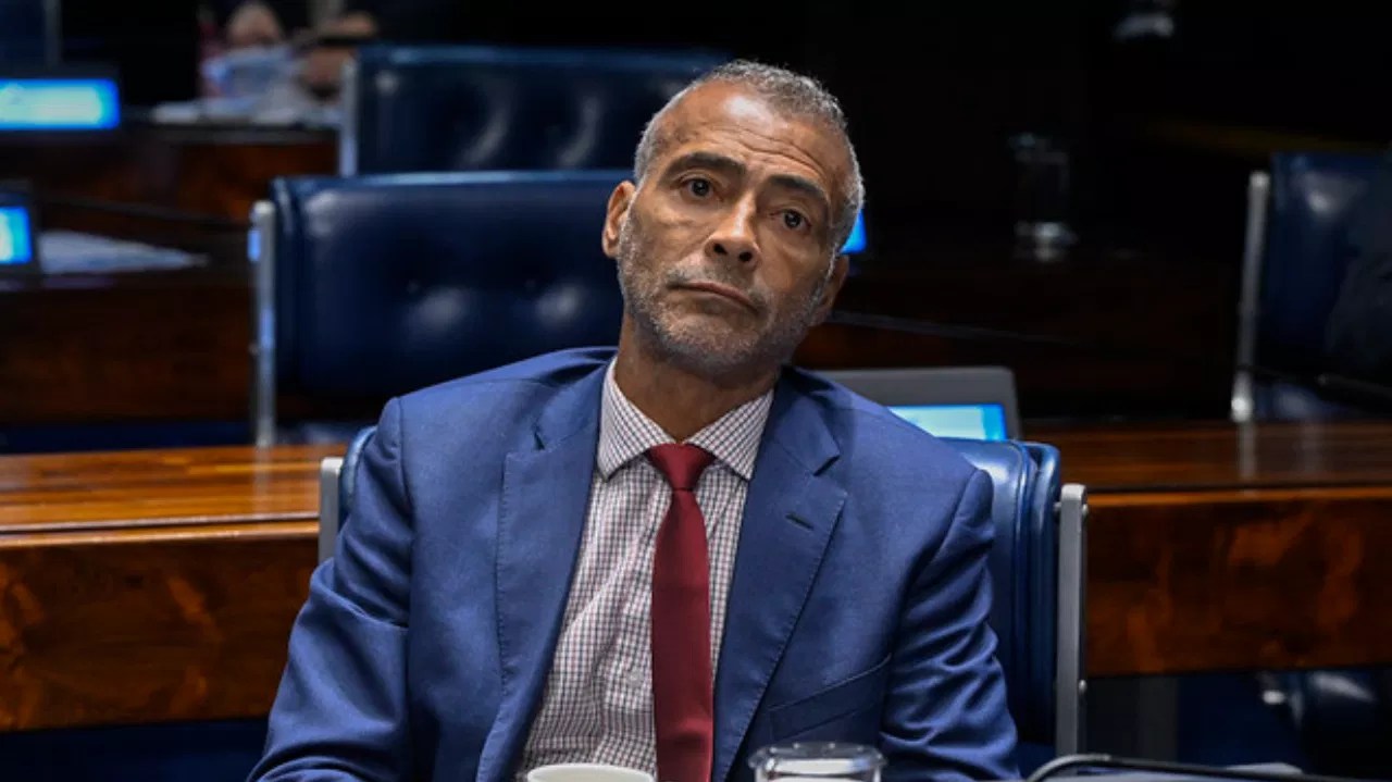 Romário deixa PL e anuncia apoio a Eduardo Paes na disputa pelo governo do Rio