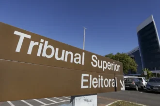 TSE restabelece filiação de Flávio Bolsonaro ao PL