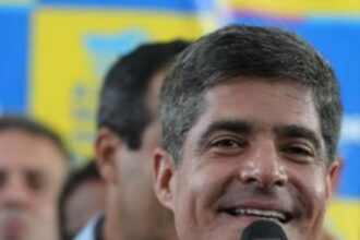 ACM Neto promete governar sem olhar para apoio dos prefeitos
