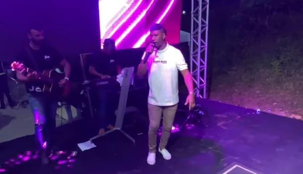 Joel Sant’s ganha espaço e aposta no arrocha para conquistar o Nordeste
