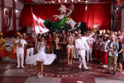 Rádio Nacional lança clipe para celebrar seus 90 anos
