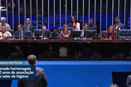 Senado homenageia trabalhadores da área de limpeza — Senado Notícias