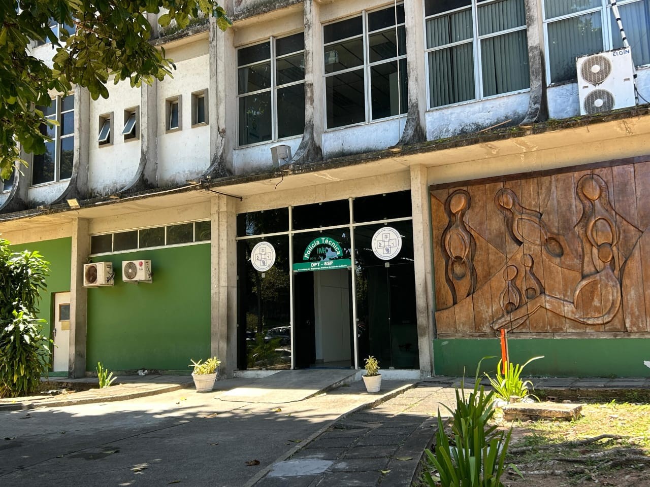 Três homens são achados mortos em área de mata em Salvador