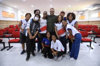 Bahia é o Estado com maior proporção de professores e coordenadores pedagógicos concursados e avança na valorização da carreira do magistério público estadual | SEC