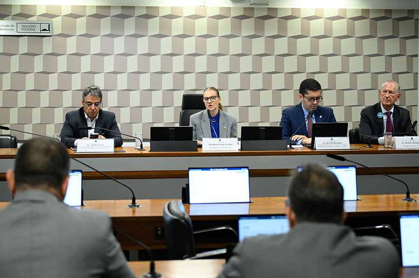 CMA: 'Tarifaço' afeta soberania, enquanto terras-raras oferecem riscos e oportunidades — Senado Notícias