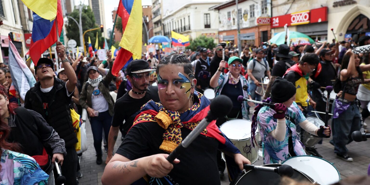 Colômbia vive protestos contra o governo de La Espriella