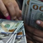 Dólar fecha a R$ 5,44 e registra maior alta semanal desde 2008