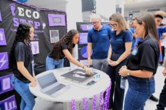Estudantes da rede estadual de Lauro Freitas apresentam projetos científicos e tecnológicos durante feira escolar | SEC