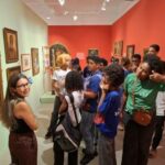 Estudantes da rede estadual de Salvador conhecem acervo de obras de arte durante visita guiada a museus da cidade | SEC