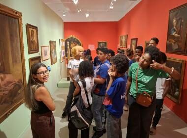 Estudantes da rede estadual de Salvador conhecem acervo de obras de arte durante visita guiada a museus da cidade | SEC