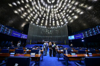 Fim da escala 6x1: Davi marca votação em 1º turno para quarta — Senado Notícias
