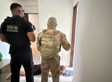 Foragido da Rússia, ex-militar chega à sede da PF onde será iniciado o processo de extradição | SSP