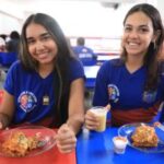Lasanha no almoço e foco no aprendizado marcam Dia Nacional da Alimentação Escolar nos colégios da rede estadual | SEC