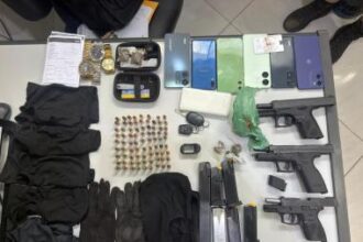 PM apreende armas, carregadores, munições e drogas com suspeitos em Castro Alves | SSP