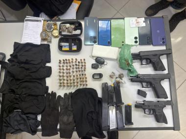 PM apreende armas, carregadores, munições e drogas com suspeitos em Castro Alves | SSP