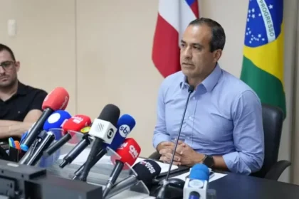 Pedido de impeachment de Bruno Reis ultrapassa 250 mil assinaturas após falta de ônibus em Salvador