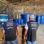 Polícia Civil encontra cerca de 5 mil litros de cachaça armazenados inadequadamente em Itapicuru | SSP