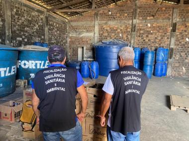 Polícia Civil encontra cerca de 5 mil litros de cachaça armazenados inadequadamente em Itapicuru | SSP