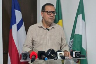 Prefeito baiano reduz o próprio salário para conter crise financeira