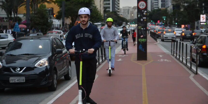 Prefeitura de SP começa a fiscalizar bicicletas e patinetes elétricos