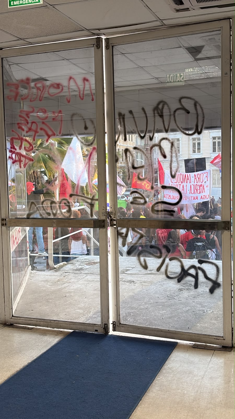 Prefeitura fecha Palácio Thomé de Souza após vandalismo