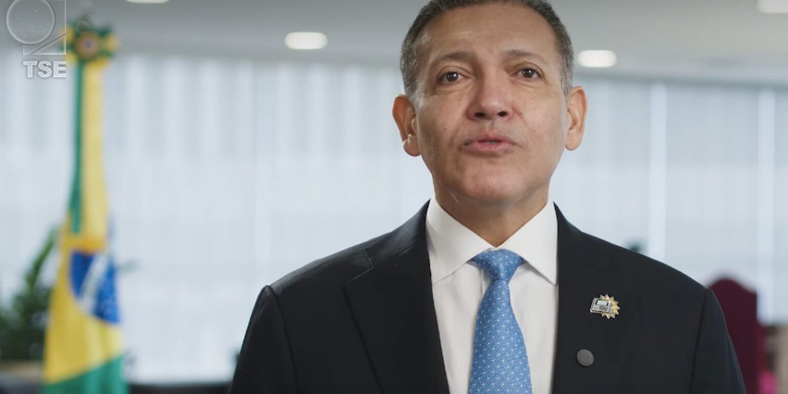 Presidente do TSE diz que voto é direito fundamental dos brasileiros