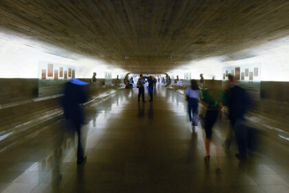 O Túnel que liga o Edifício Principal ao Anexo II do Senado é conhecido como Túnel do Tempo. Em suas paredes há uma exposição permanente intitulada "O Senado Brasileiro – do Império à República". A mostra retrata parte da trajetória social, política e histórica do Senado, desde sua criação, com a Constituição outorgada por D. Pedro I em 1824, até a legislatura atual. Os painéis estão dispostos em ordem cronológica: na parede à esquerda estão informações do período Imperial e da Primeira República; na parede à direita, o período do Estado Novo até os dias atuais.