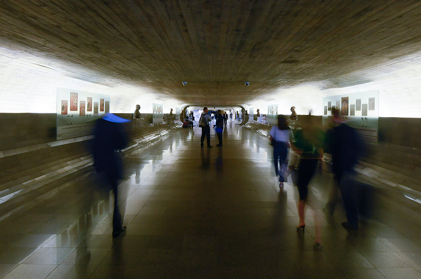 O Túnel que liga o Edifício Principal ao Anexo II do Senado é conhecido como Túnel do Tempo. Em suas paredes há uma exposição permanente intitulada "O Senado Brasileiro – do Império à República". A mostra retrata parte da trajetória social, política e histórica do Senado, desde sua criação, com a Constituição outorgada por D. Pedro I em 1824, até a legislatura atual. Os painéis estão dispostos em ordem cronológica: na parede à esquerda estão informações do período Imperial e da Primeira República; na parede à direita, o período do Estado Novo até os dias atuais.