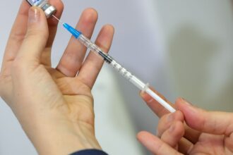 Vírus respiratórios ainda estão em alta no país, alerta Fiocruz